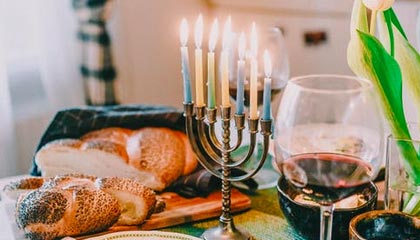 开云体育活动-法甲裁判误判后联盟纠正机制成效研判,法甲裁判被绊倒