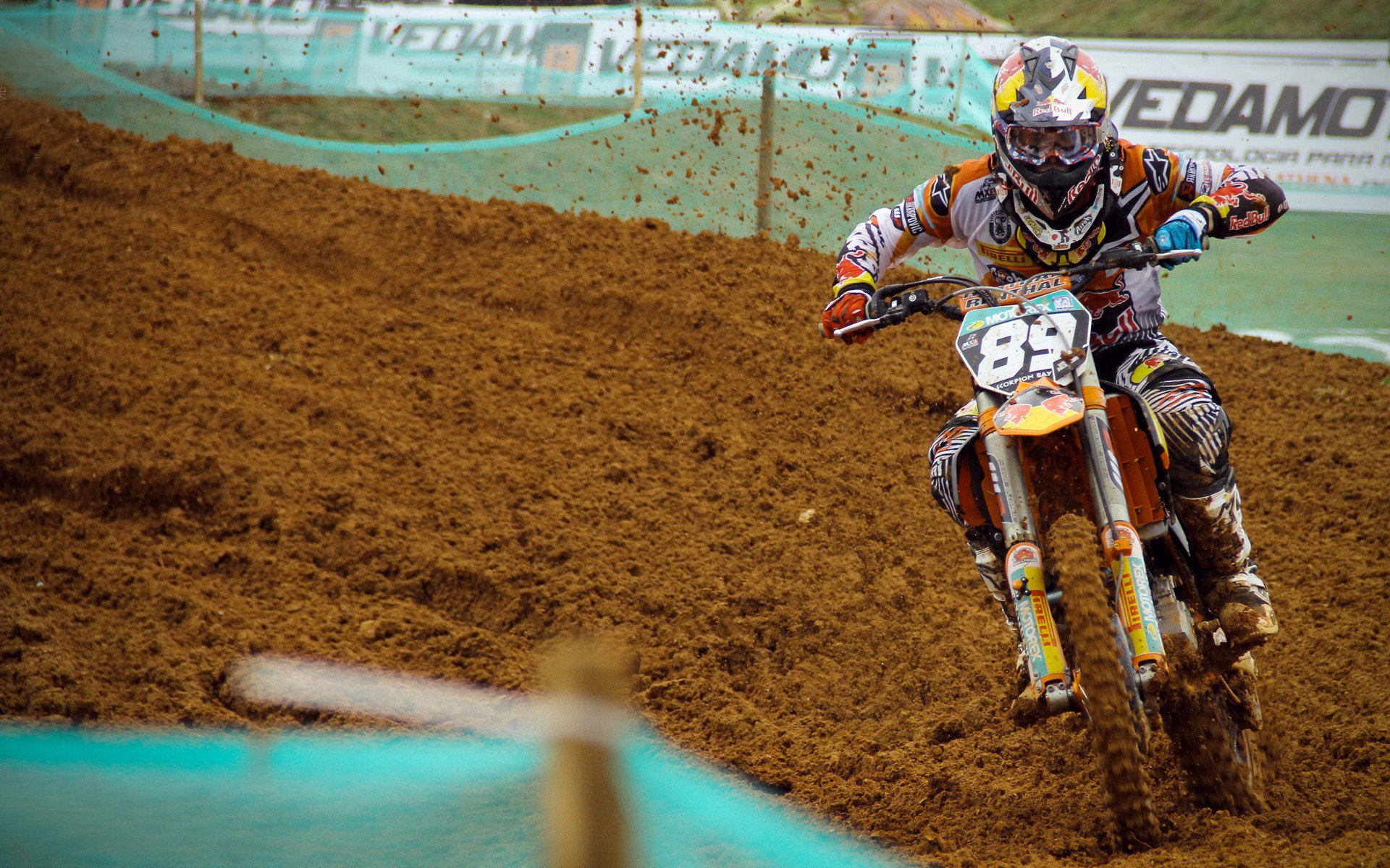 国家队战术强调防守与快攻转换，防守快攻的积极办法