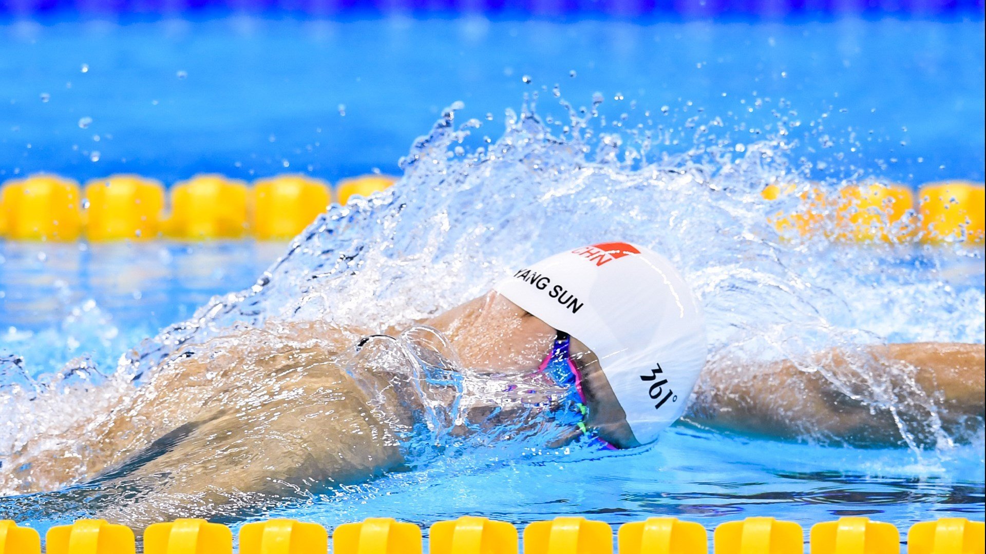 男子100蛙德国选手成功晋级决赛，男子一百米蛙泳决赛